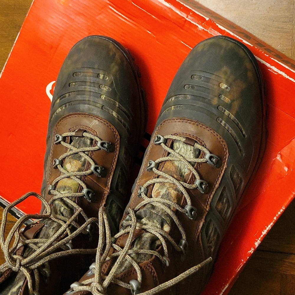 New Wolverine 9" Waterproof Boots - Picture 4 of 4